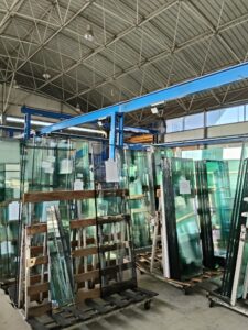 yükseltilmiş döşeme sistemleri cam panel